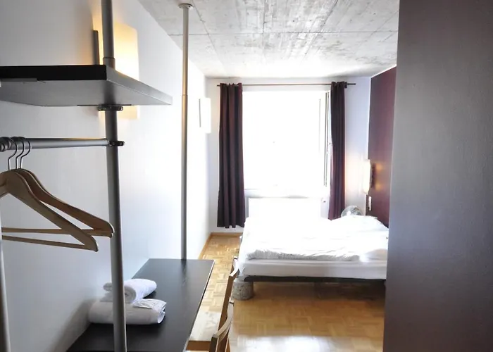 Five Elements And Capsules Frankfurt Hostel