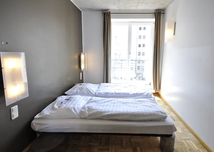 Ostello Five Elements And Capsules Frankfurt *