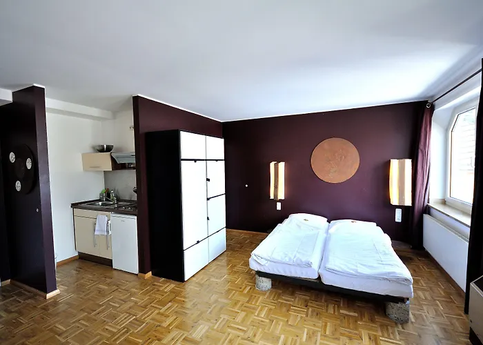 Five Elements And Capsules Frankfurt Hostel *