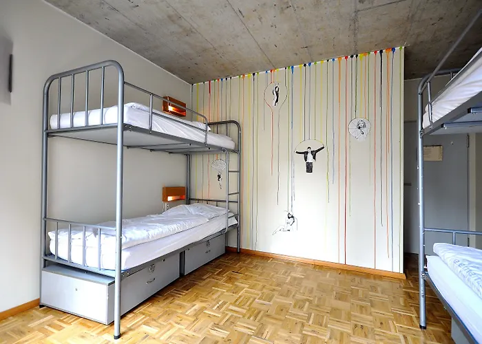 Five Elements And Capsules Frankfurt Hostel *